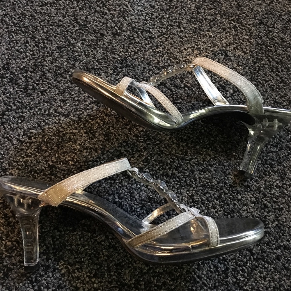 2 FOR $14 ✨ SILVER PROM SHOES WITH SMALL HEEL