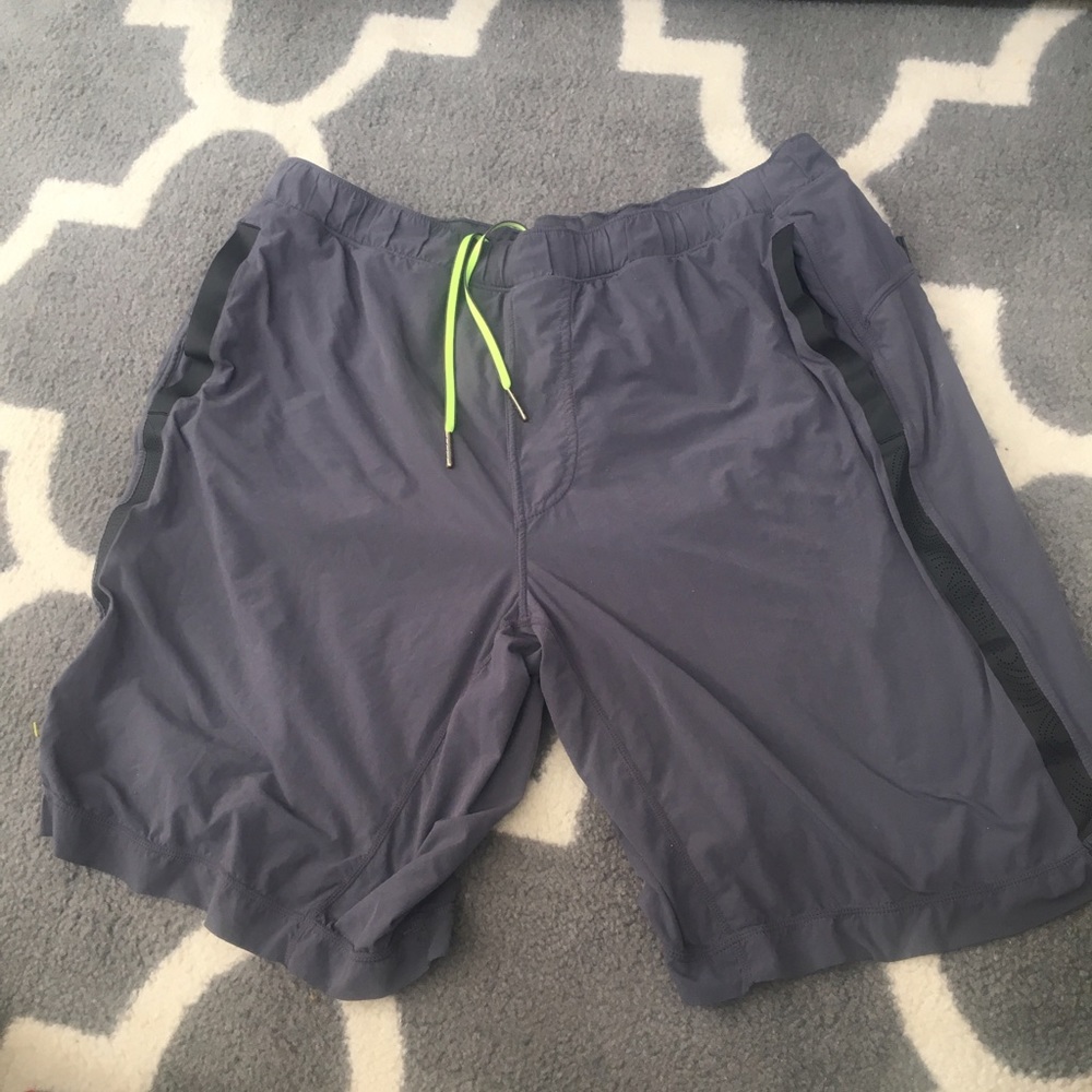 Lululemon men's shorts size L