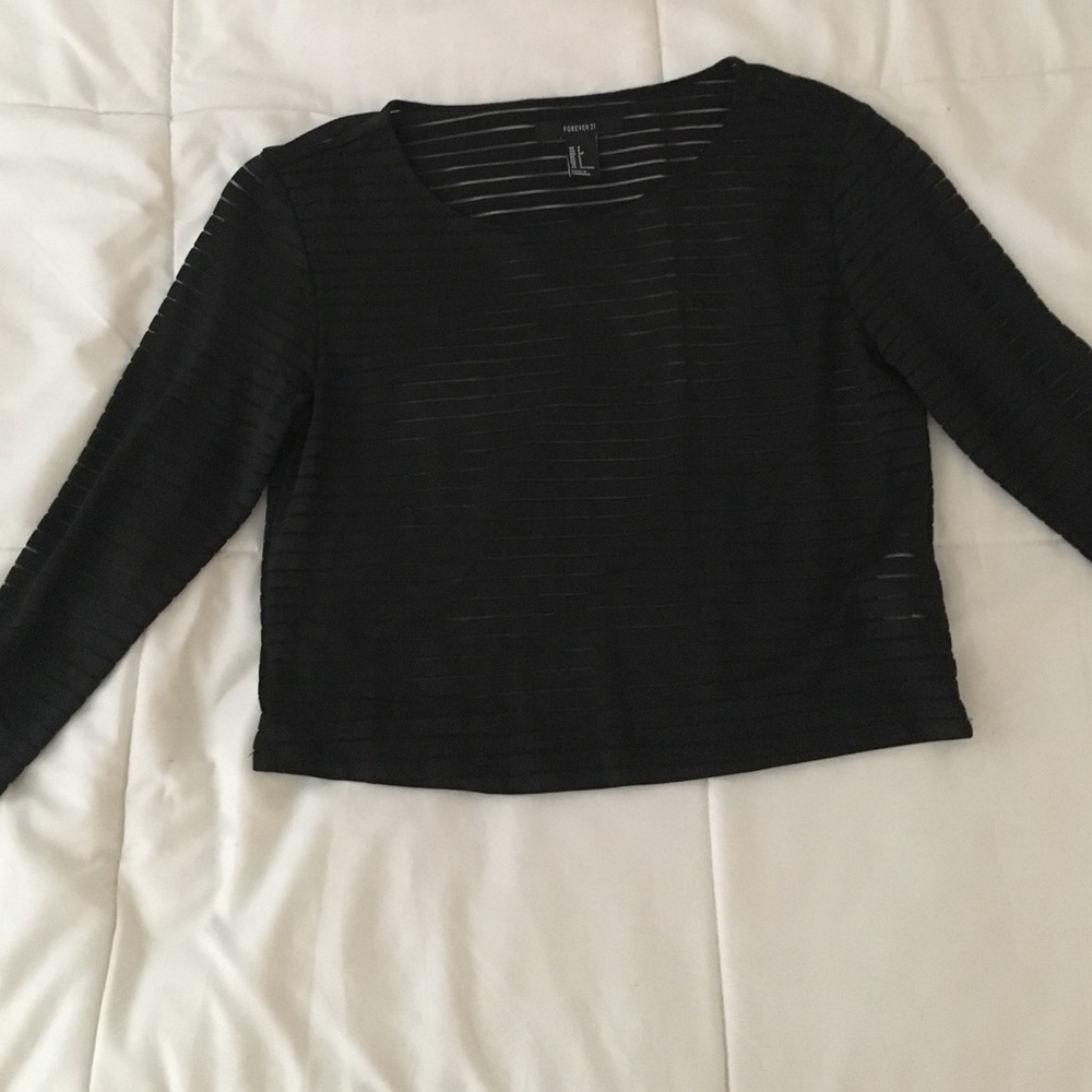 Black long sleeve crop top