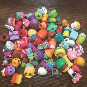 Lot of 65 shopkins