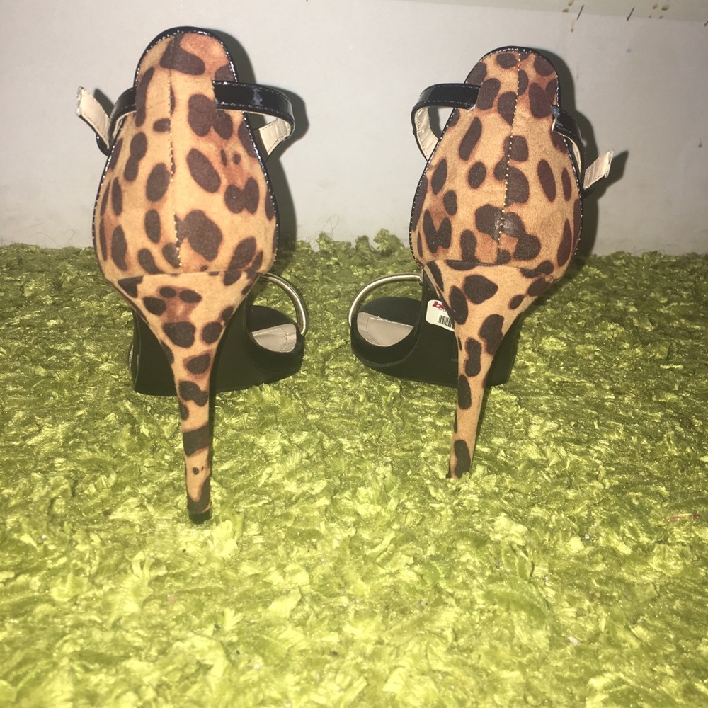 Heels - Picture 3 of 4