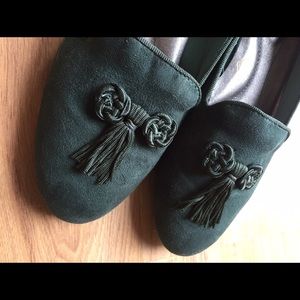 Hunter Green Tassel Loafer Flats size 7.5