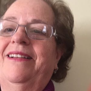 Meet your Posher, Carmela