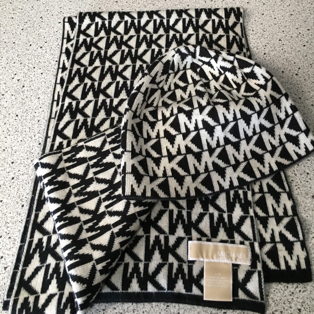 Michael kors hat and scarf set