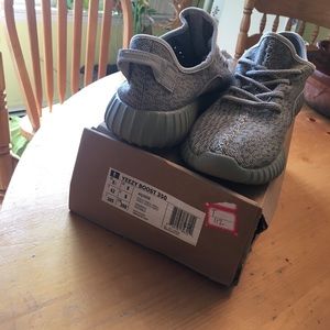 Men's Adidas Original Yeezy Boost 350 size 8.5