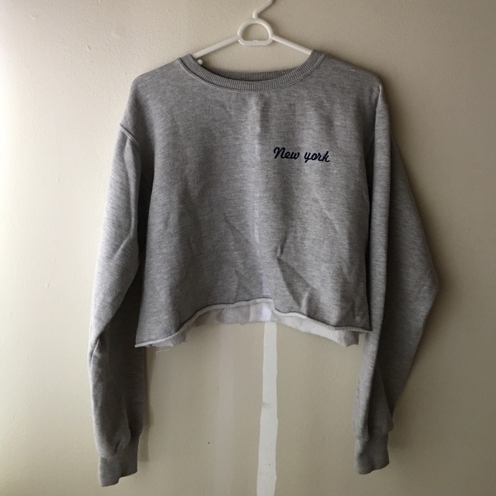 Grey cropped sweatshirt
