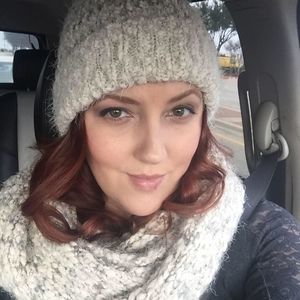 Meet your Posher, Cassandra