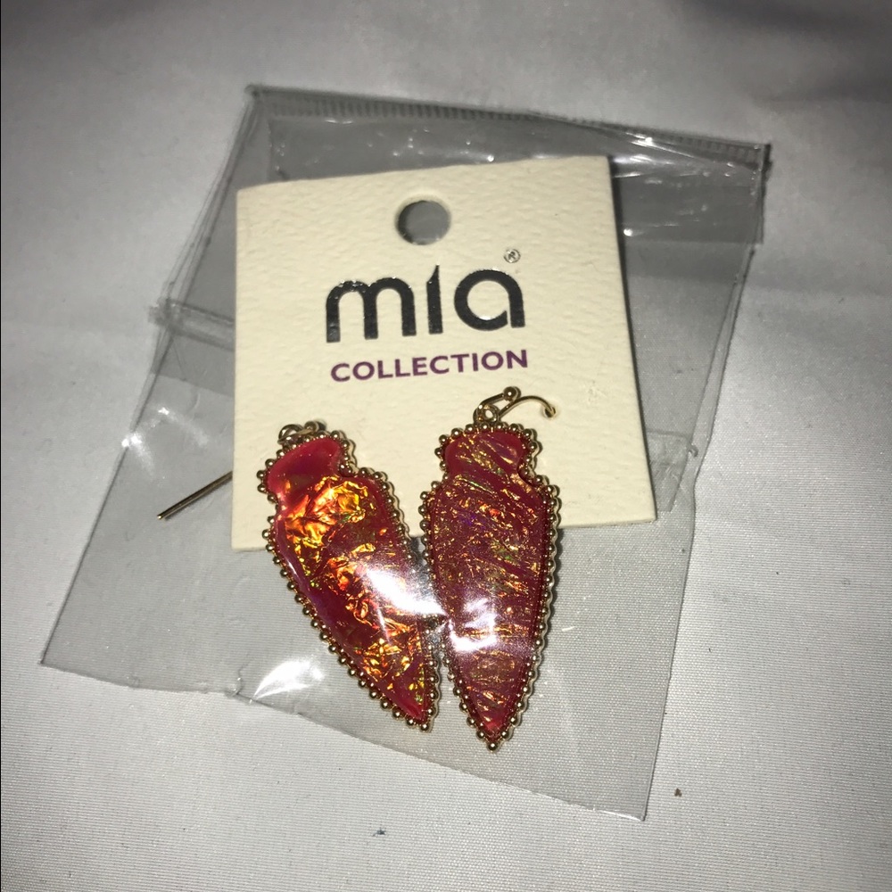 Iridescent arrow earrings