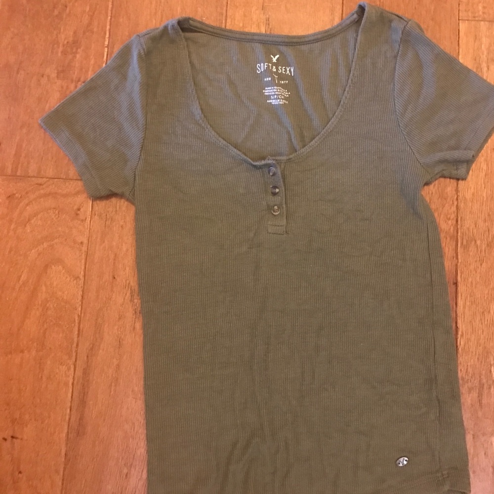 American Eagle Soft & Sexy top