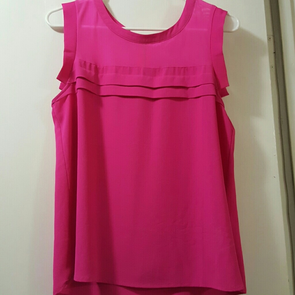 Hot pink shirt size m