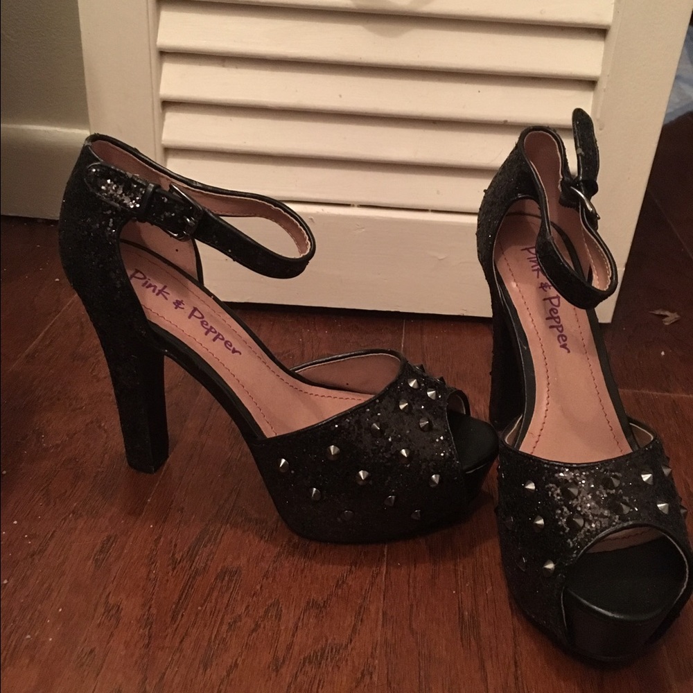 Pink & Pepper dazzling shoes 👠✨