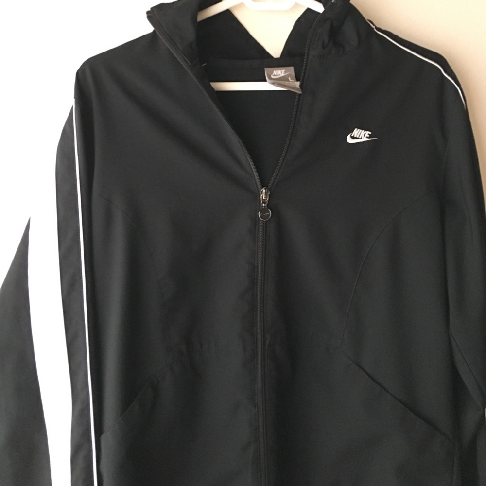 Nike vintage windbreaker jacket