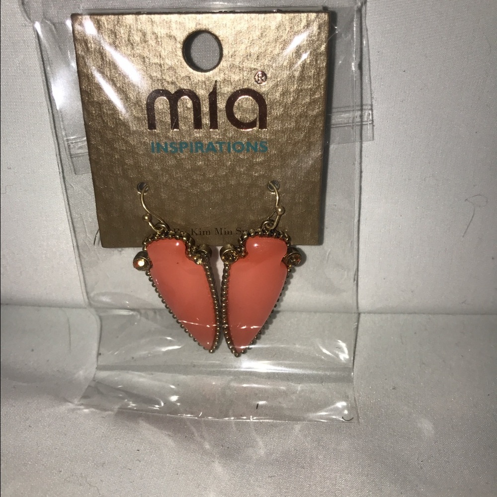 Mia fashion earrings arrow
