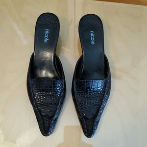 Nicole Miller black kitten heels