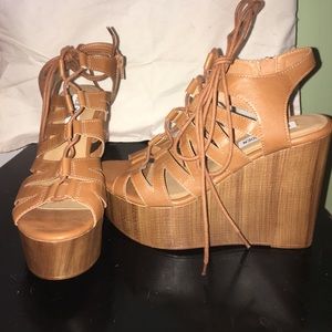 Steve Madden adorable wedges! *NEW!*