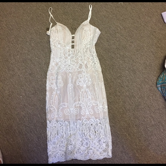 Right white dress size US 4 - Picture 1 of 1
