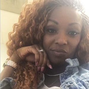 Meet your Posher, Kayla