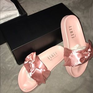 Rihanna Fenty Puma Bow Slides 5.5