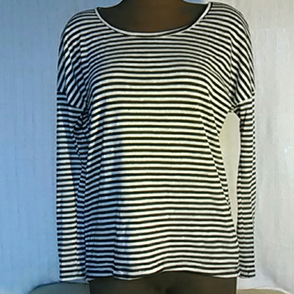 Wallflower favorite tee