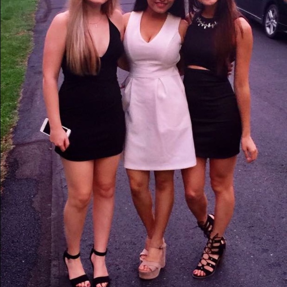 Super cute white dress!!