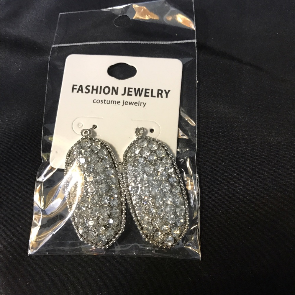 Lovely oval earrings bling