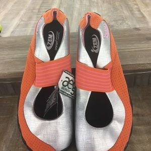 NWT Water Shoes