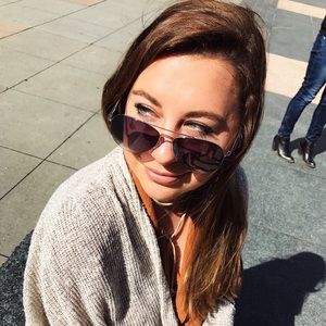 Meet your Posher, Talia