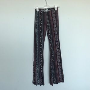 💕SALE💕Full Tilt Paisley Flared Leggings