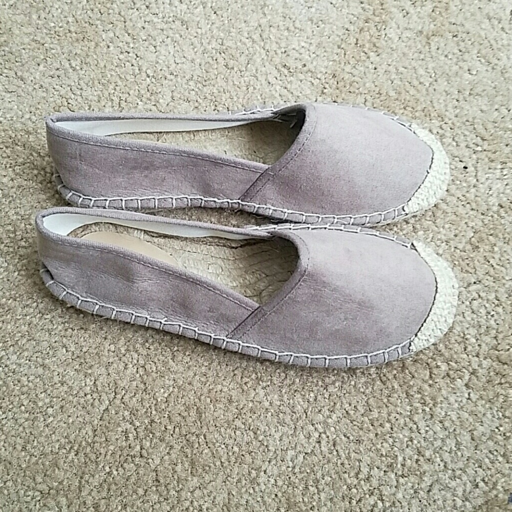 Beige justfab flats- never worn!