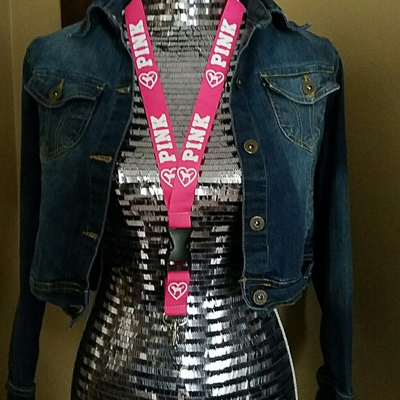 💕🐶 1 PINK VICTORIA'S SECRET LANYARD 💕🐶 - Picture 3 of 4