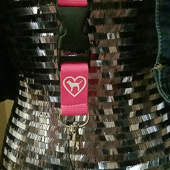 💕🐶 1 PINK VICTORIA'S SECRET LANYARD 💕🐶 - Picture 4 of 4