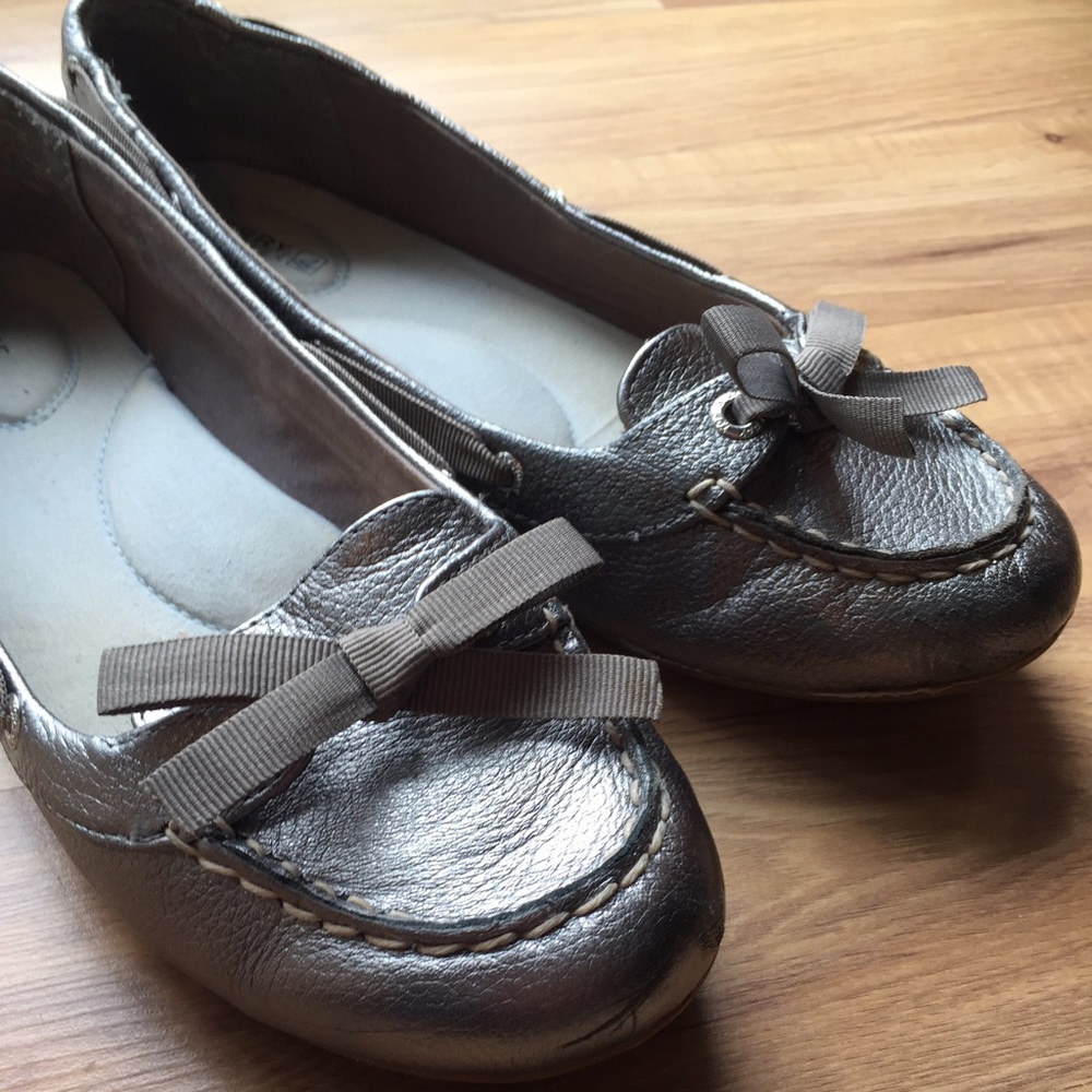Sperry Top Sider Silver Bow Flats size 8