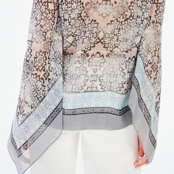 BCBG BLOUSE - Picture 4 of 6