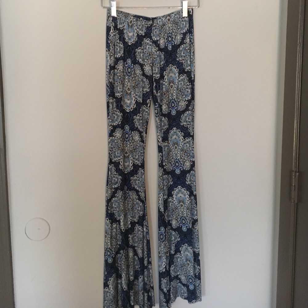Patterned flare pants