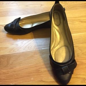 Bandolino black comfortable flats
