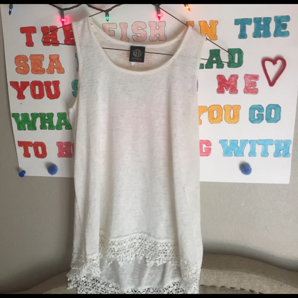 Bobeau Tank top!• Size Small• Lace•