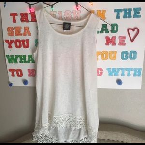 Bobeau Tank top!• Size Small• Lace•