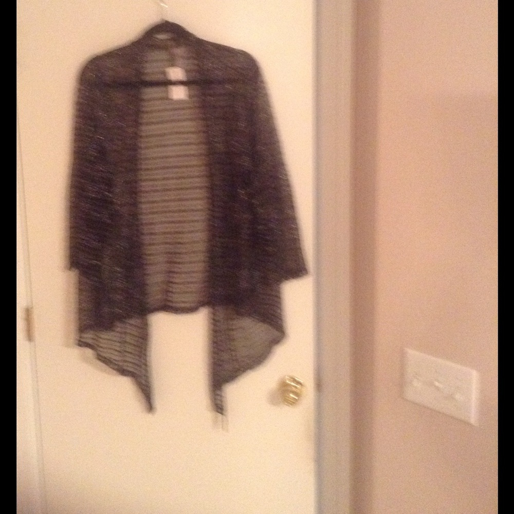 Chico's Sheer coverup. NWT very pretty.