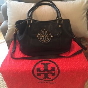 Tory Burch Amanda Hobo bag