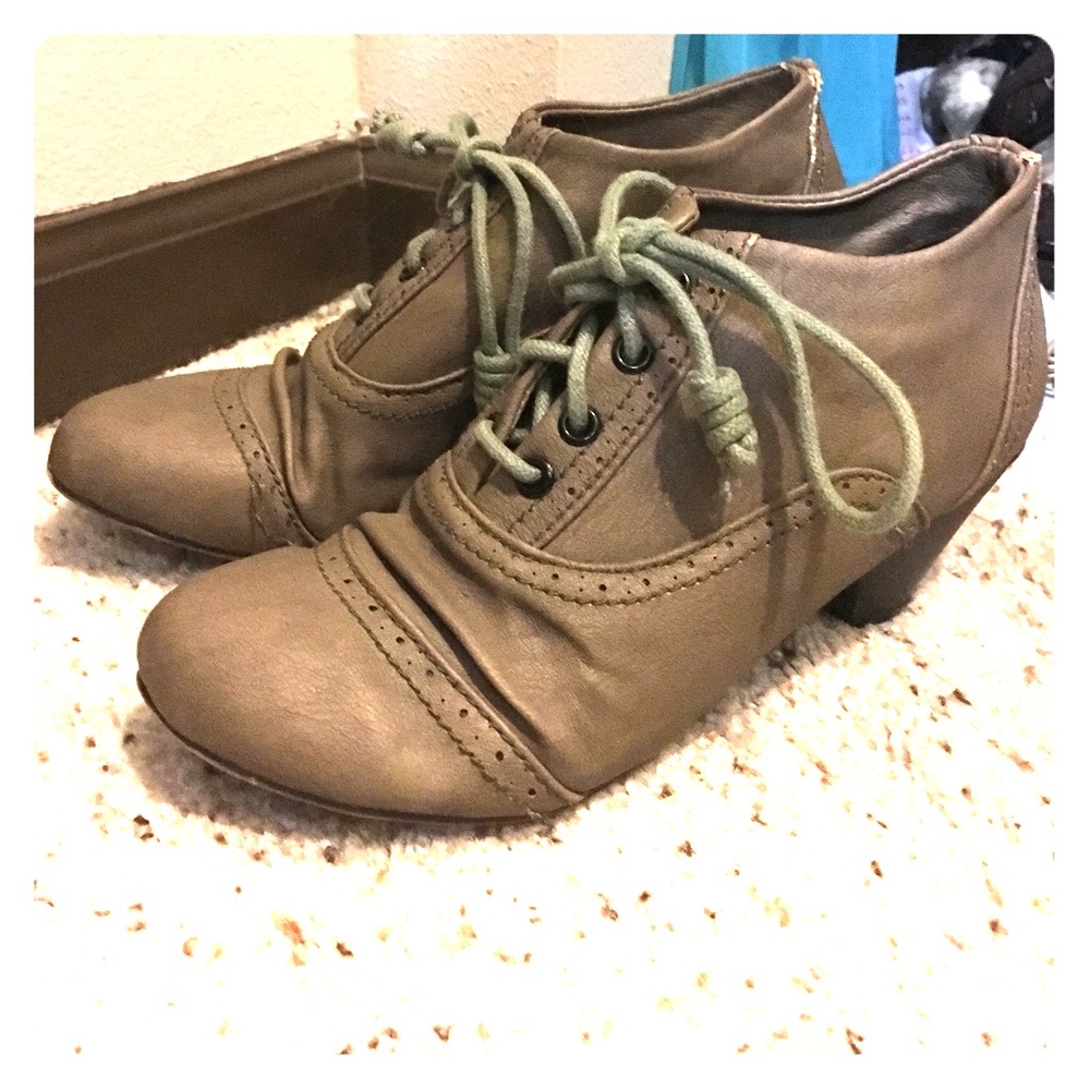 Heeled-ankle boots