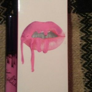 Kylie Jenner Smile Lipkit