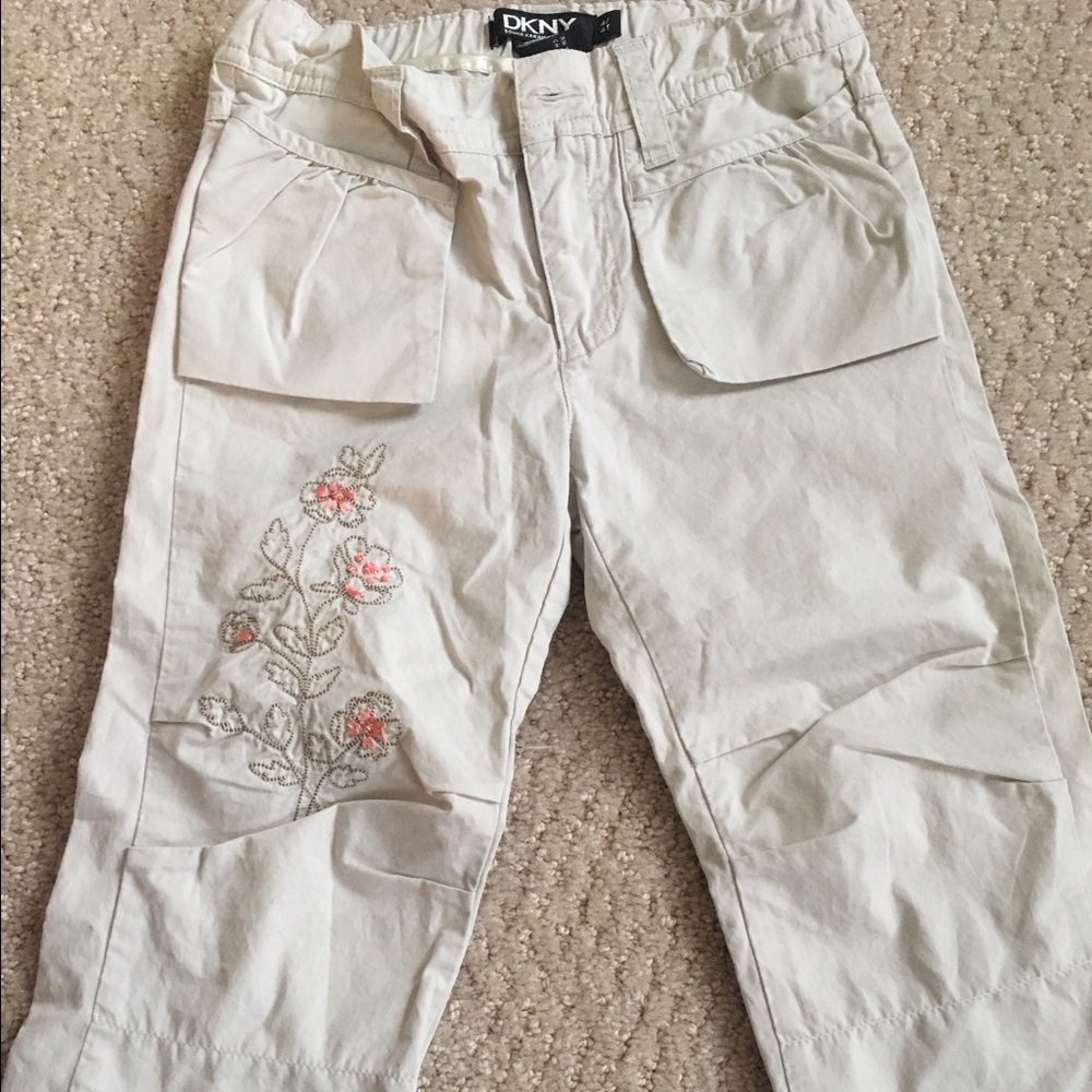 EUC DKNY GIRLS 4t Khaki pants floral detail!