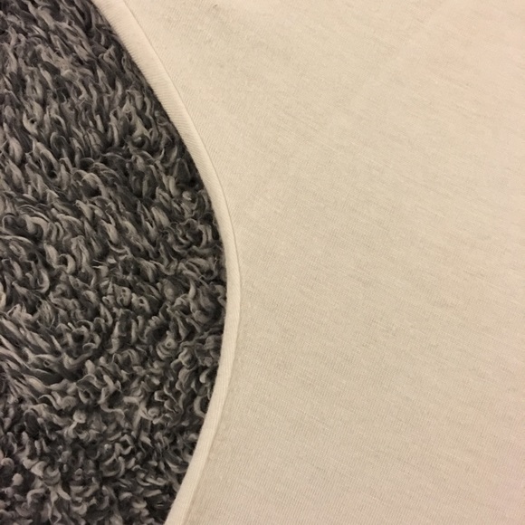 🦉Owl top | faux sequin detail | used - Picture 5 of 7