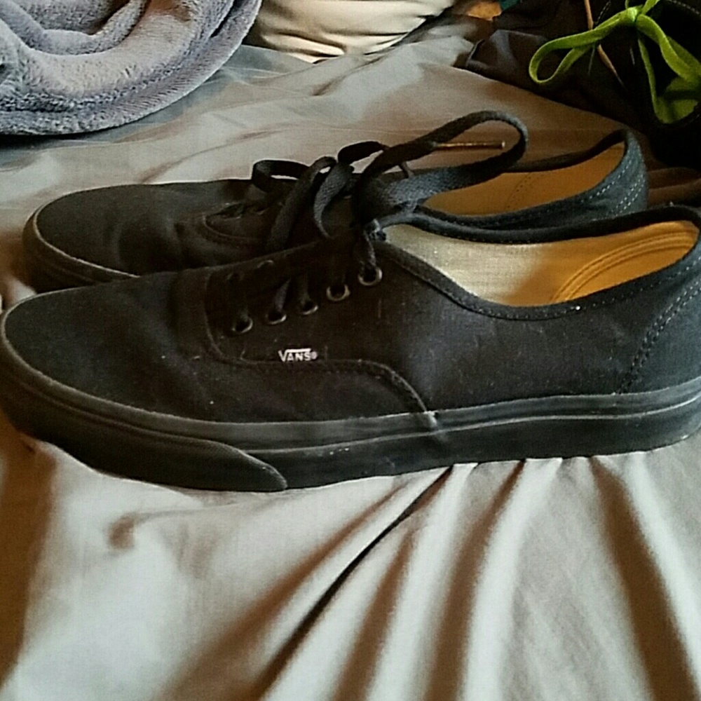 Vans. all black .low
