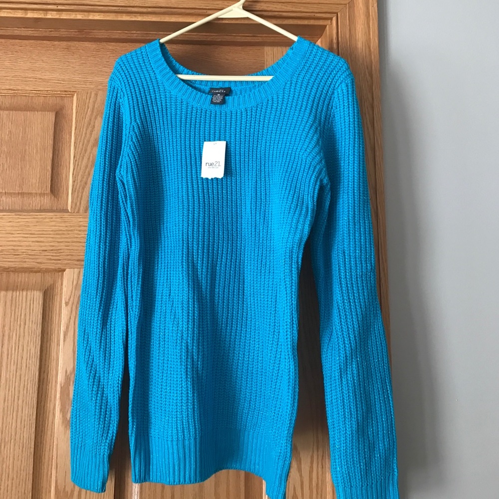 Nwt women's crewneck sweater.