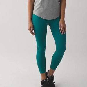 NWT Lululemon Zone In Crop