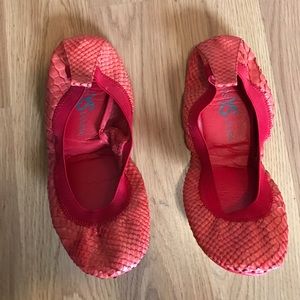 Yosi Samra red snake foldable ballet flats