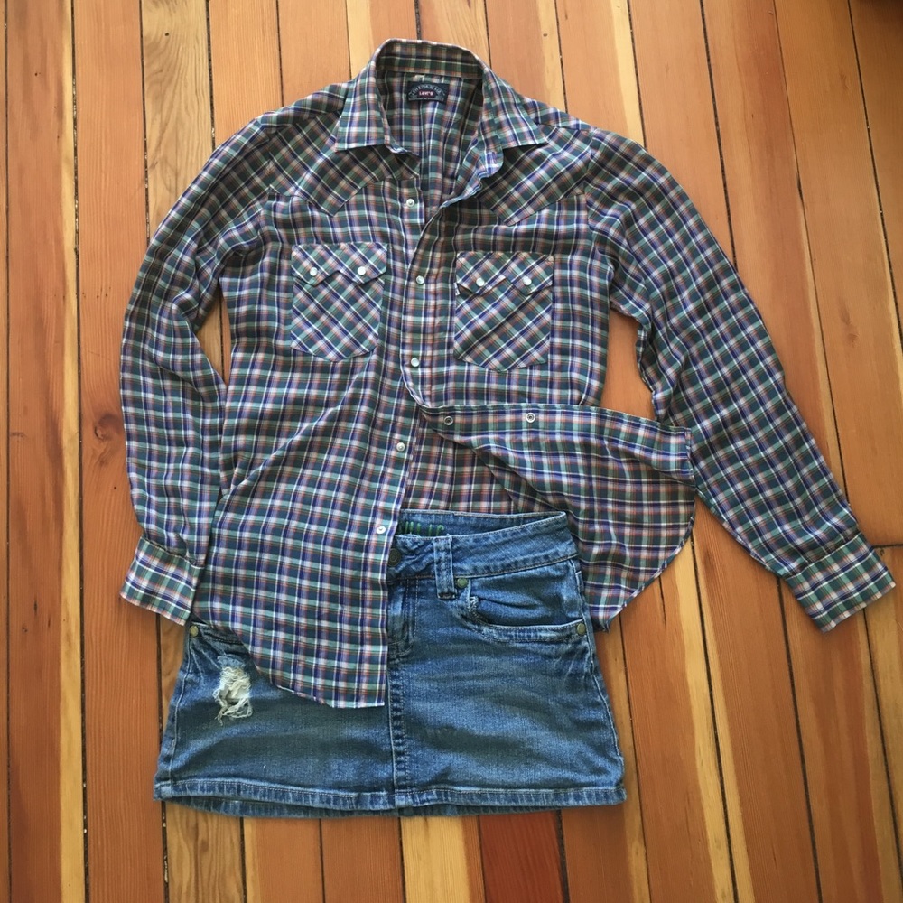 levis button up long sleeved shirt