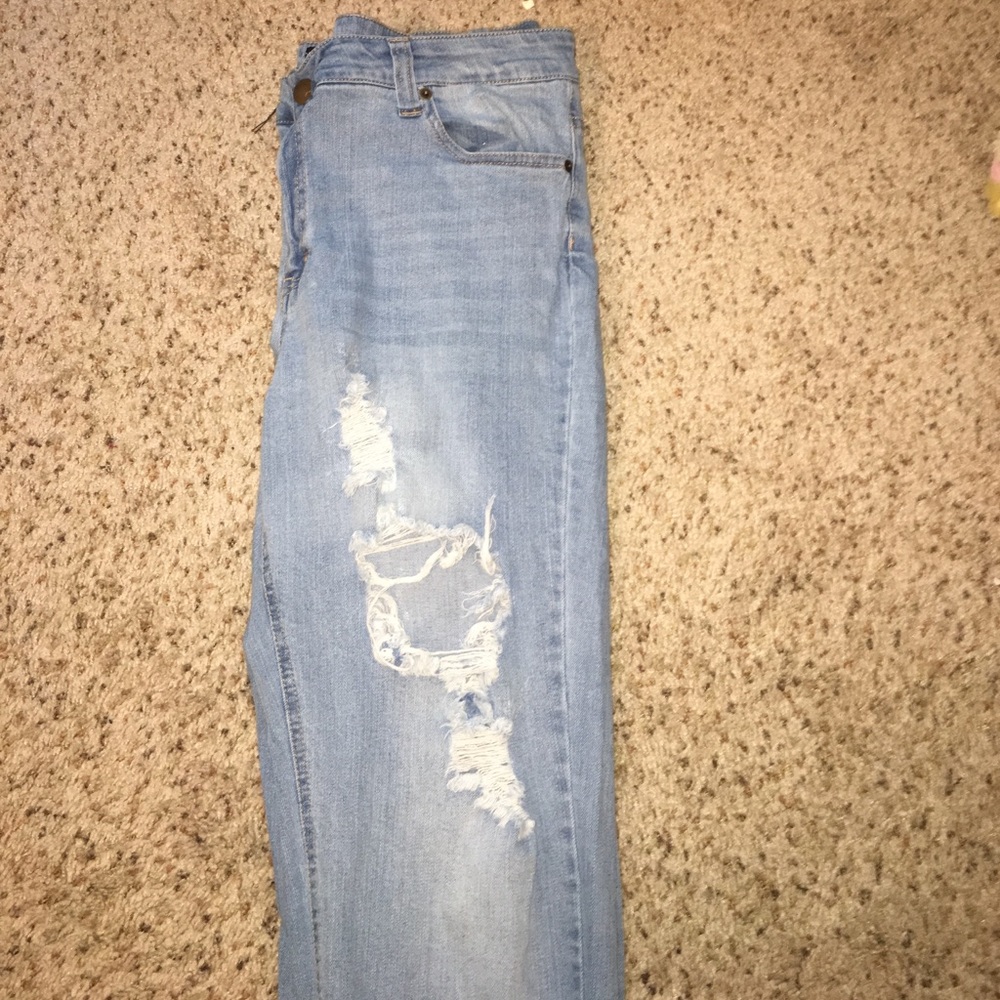 Forever21 Size 16 Distressed Boyfriend Jeans