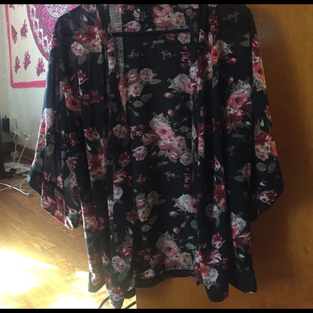 Black kimono with Floral print!